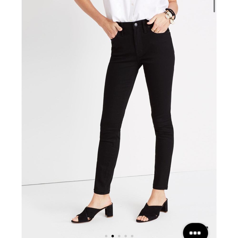 Madewell 9" Mid-Rise Skinny Jeans in ISKO Stay Black Frost.